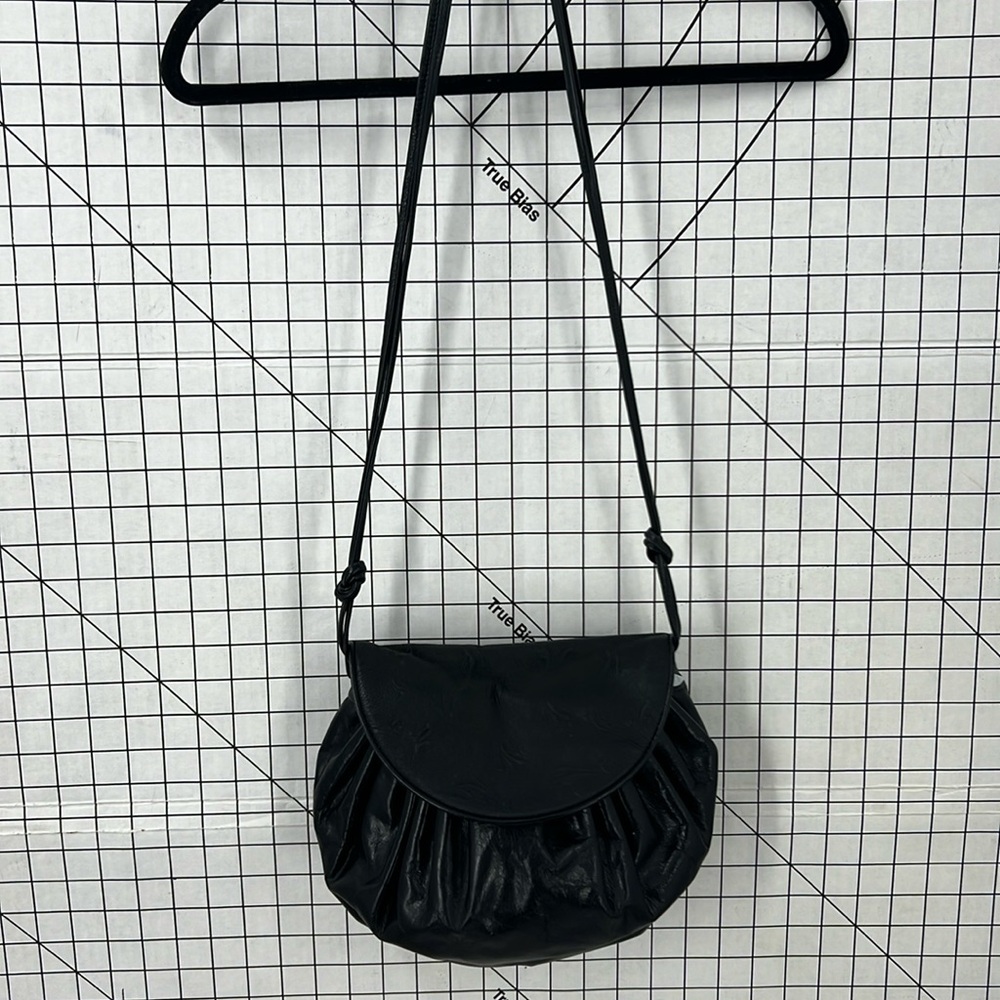Andre Cellini made in Italy, vintage black leather Crossbody bag purse